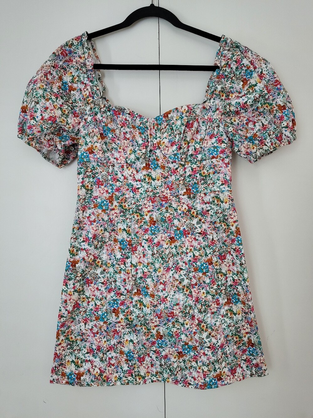 ASTR The Label Skylar Floral Puff Sleeve Mini Dress M